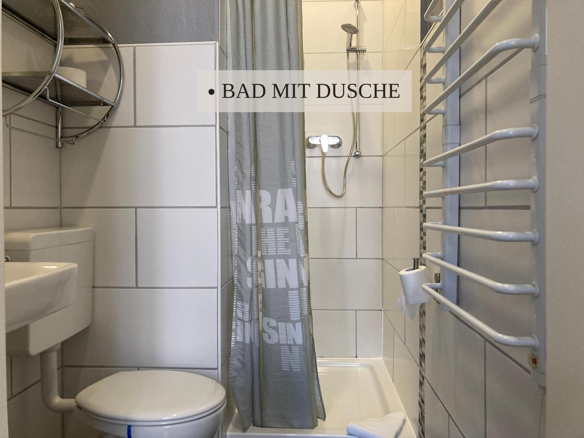 Haus Krabbe Zimmer Ohne Kueche, Fuer 1-2 Personen, Doppelbett, Zentral Gelegen Zwischen Cuxhaven Und Bremerhaven, Hunde Kostenfrei Willkommen, Kostenfreier Parkplatz Wremen Ngoại thất bức ảnh